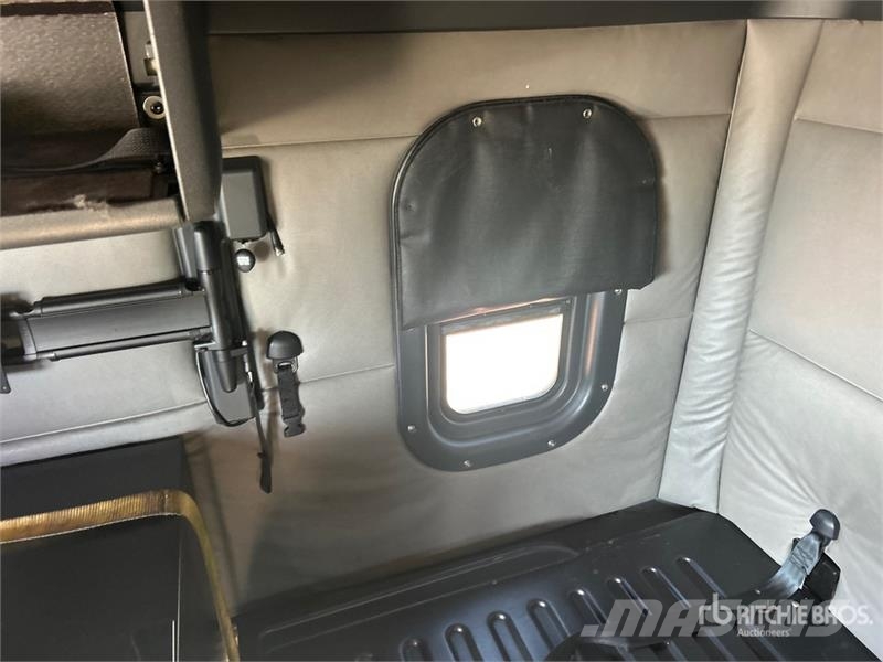 Freightliner Cascadia 126 6x4 T/A Sleeper Truck Tractor Tractor Units