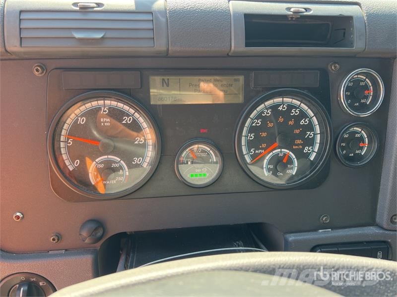 Freightliner Cascadia 125 6x4 T/A Sleeper Truck Tractor 曳引機組件