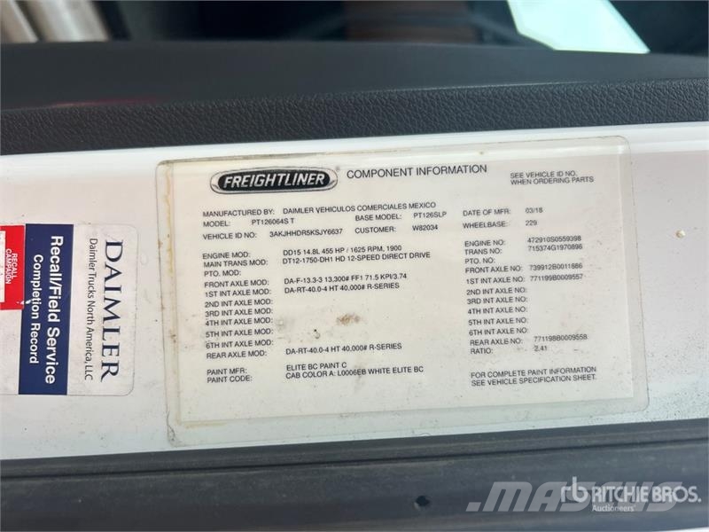 Freightliner Cascadia 126 6x4 T/A Sleeper Truck Tractor Tractor Units