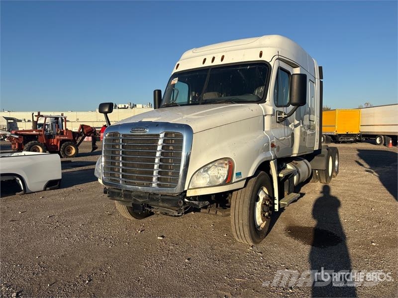 Freightliner Cascadia 125 Vilcēji