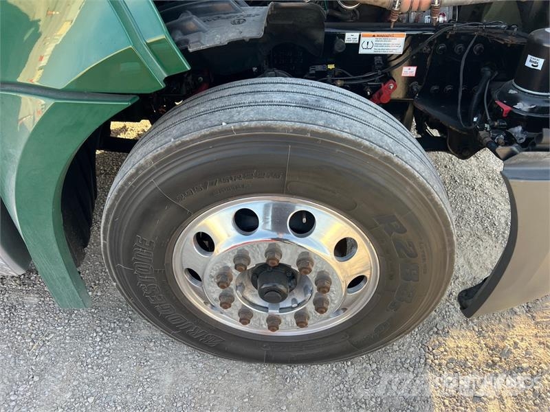 Freightliner Cascadia 126 Седельные тягачи