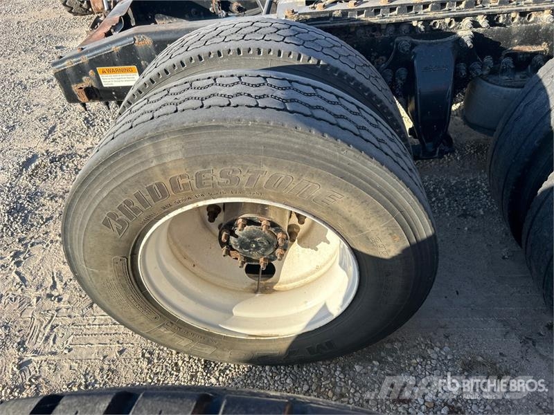 Freightliner Cascadia 125 6x4 T/A Sleeper Truck Tractor Autotractoare