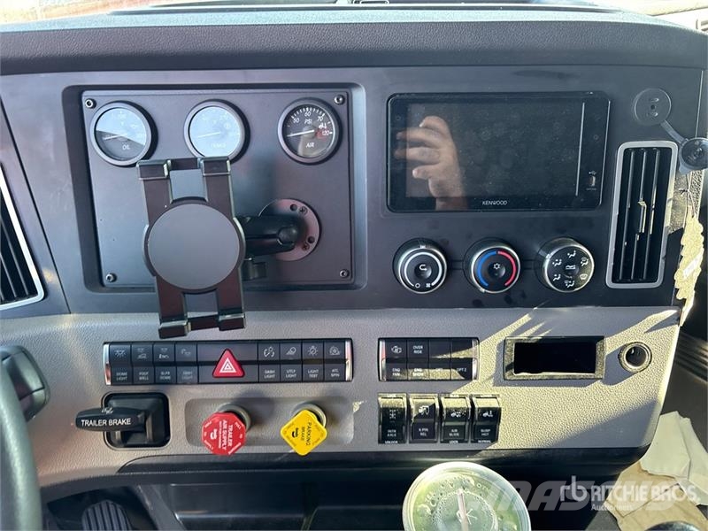 Freightliner Cascadia 126 Влекачи