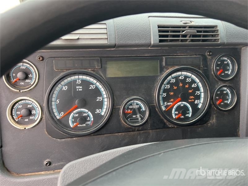 Freightliner Cascadia 125 6x4 T/A Sleeper Truck Tractor Tractor Units