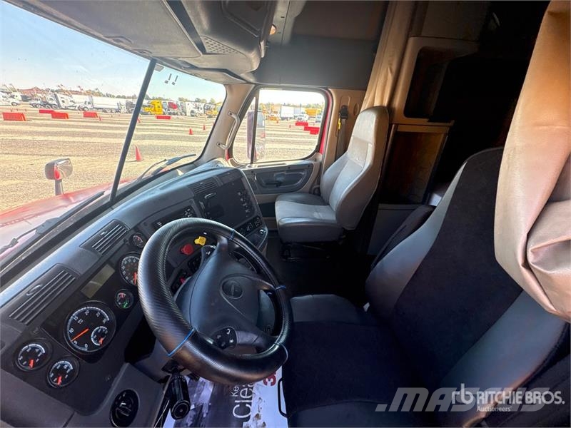 Freightliner Cascadia 125 6x4 T/A Sleeper Truck Tractor Motrici e Trattori Stradali