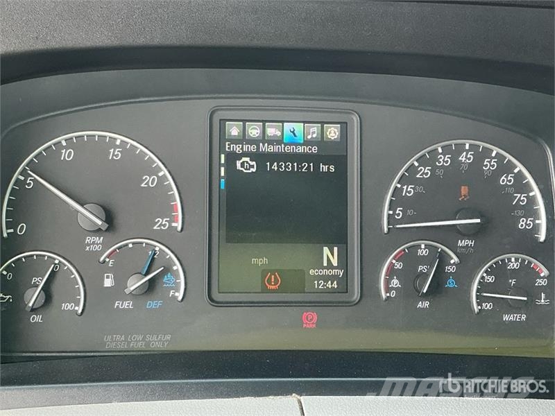 Freightliner Cascadia 126 6x4 T/A Sleeper Truck Tractor Sattelzugmaschinen