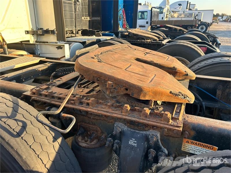 Freightliner Cascadia 125 6x4 T/A Sleeper Truck Tractor Autotractoare