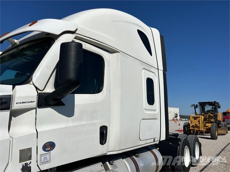 Freightliner Cascadia 126 Седельные тягачи