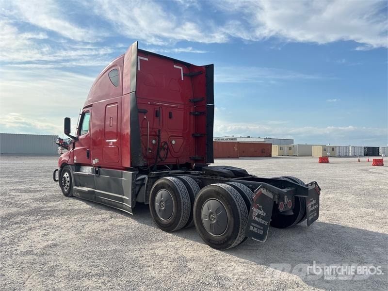 Freightliner Cascadia 126 6x4 T/A Sleeper Truck Tractor Vilcēji