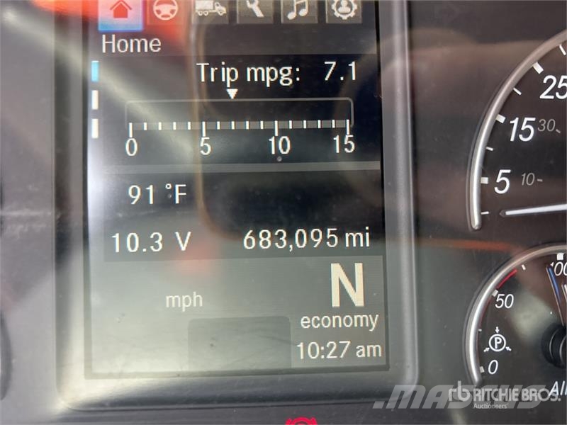 Freightliner Cascadia 126 T/A Sleeper Truck Tractor Prime Movers