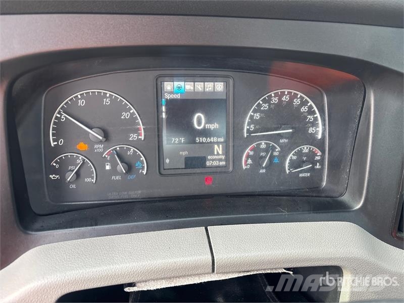 Freightliner Cascadia 116 Vetopöytäautot