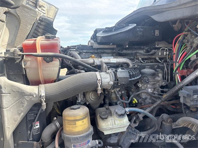 Freightliner Cascadia 125 6x4 T/A Sleeper Truck Tractor Влекачи