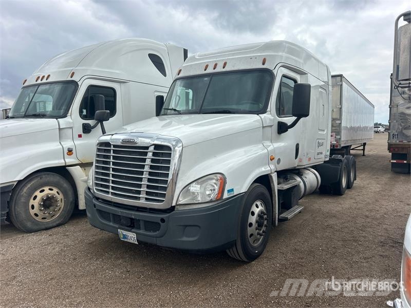 Freightliner Cascadia 125 6x4 T/A Sleeper Truck Tractor Sattelzugmaschinen
