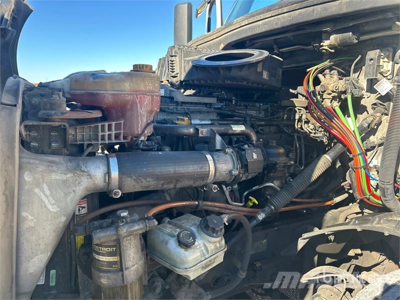 Freightliner Cascadia 126 6x4 T/A Sleeper Truck Tractor Tractor Units