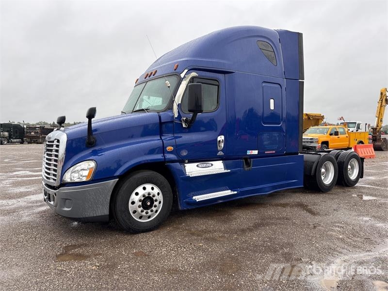 Freightliner Cascadia 125 6x4 T/A Sleeper Truck Tractor Tractor Units