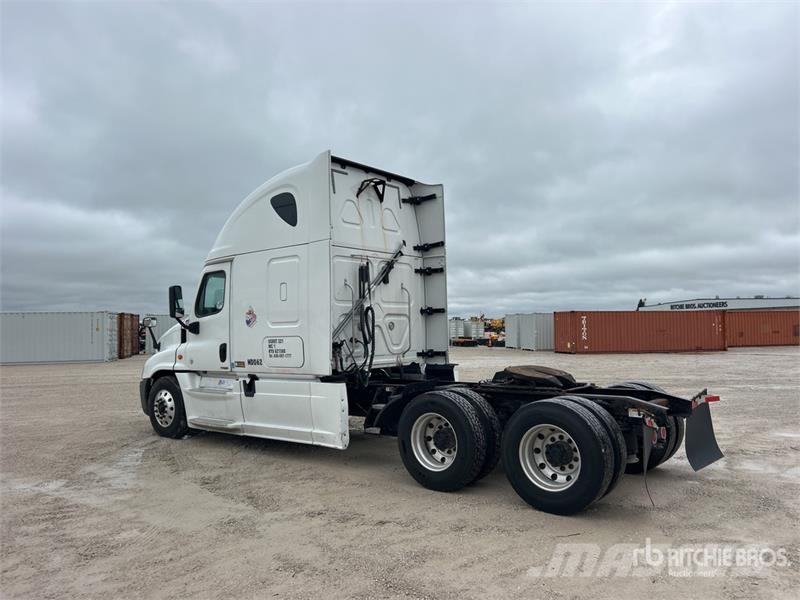 Freightliner Cascadia 125 6x4 T/A Sleeper Truck Tractor Τράκτορες