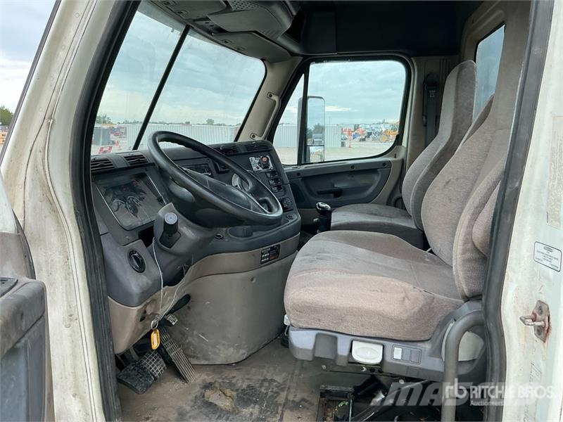 Freightliner Cascadia 125 Sadulveokid