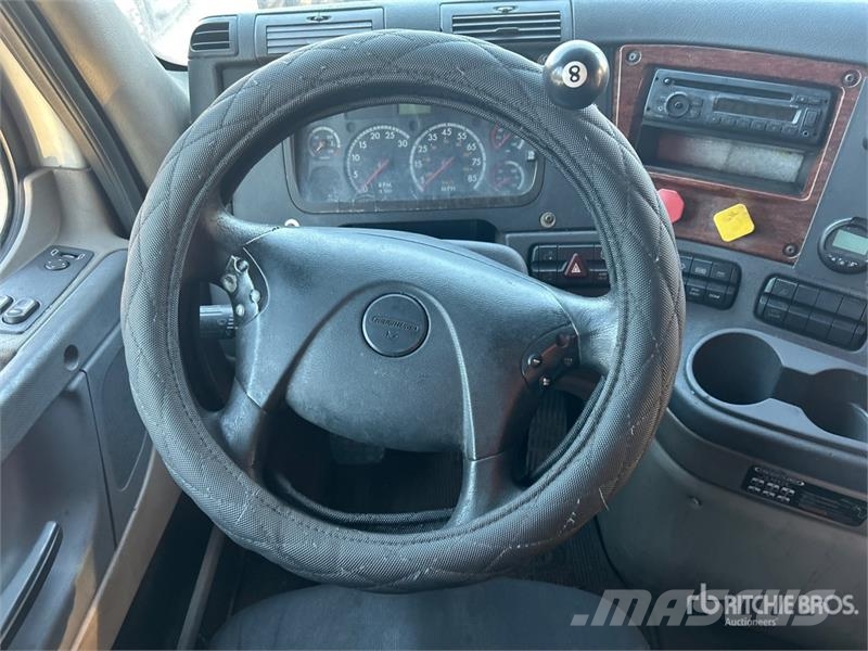 Freightliner Cascadia 125 6x4 T/A Sleeper Truck Tractor Autotractoare