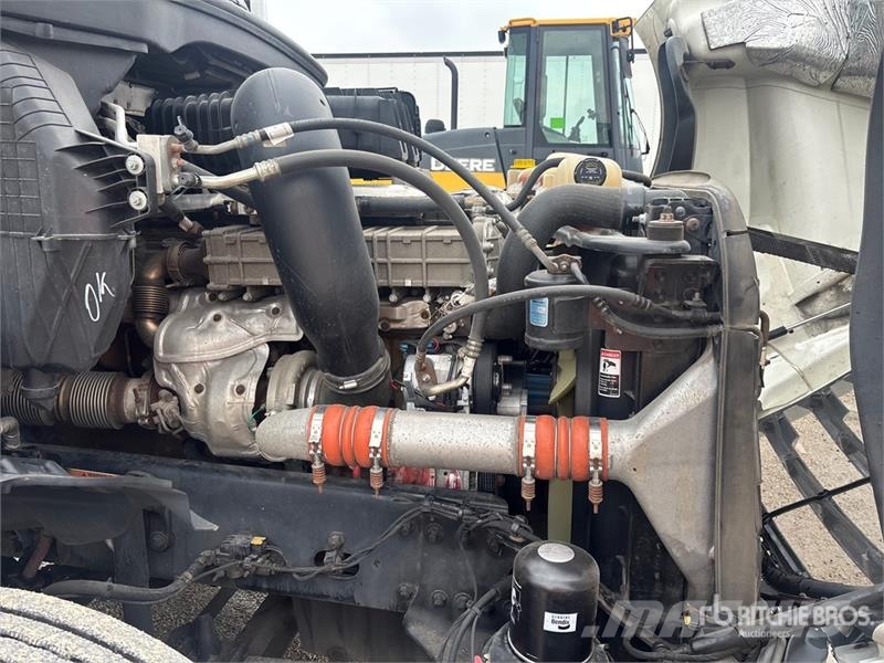 Freightliner Cascadia 126 Vetopöytäautot