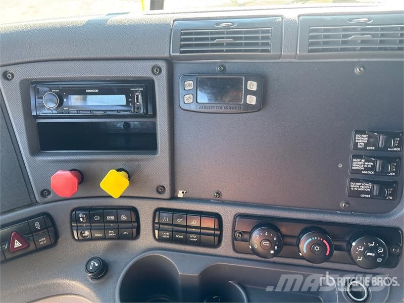 Freightliner Cascadia 125 6x4 T/A Sleeper Truck Tractor وحدات الجر
