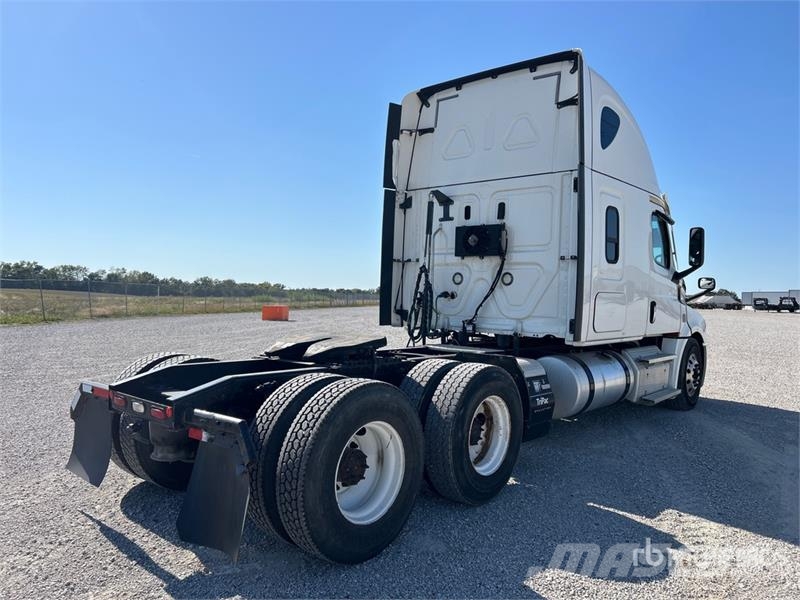 Freightliner Cascadia 126 Седельные тягачи