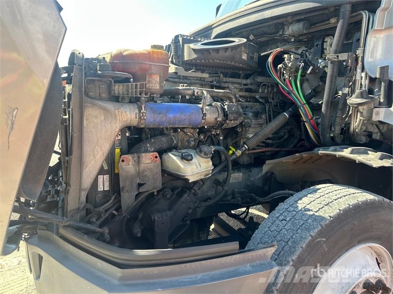 Freightliner Cascadia 126 6x4 T/A Sleeper Truck Tractor Влекачи