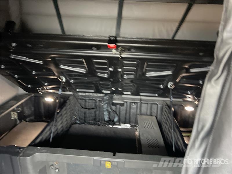 Freightliner Cascadia 126 6x4 T/A Sleeper Truck Tractor Motrici e Trattori Stradali