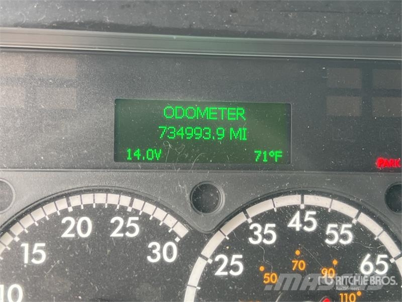 Freightliner Cascadia 125 6x4 T/A Sleeper Truck Tractor Тягачі