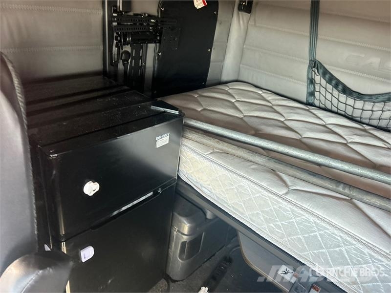 Freightliner Cascadia 126 曳引機組件