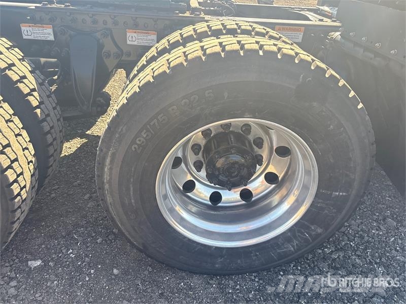 Freightliner Cascadia 125 T/A Sleeper Truck Tractor Trekkvogner