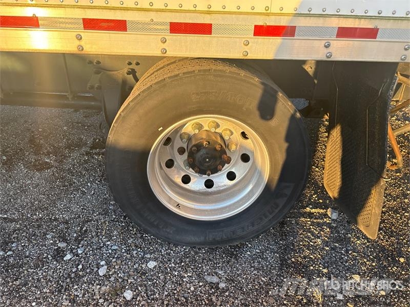 Freightliner Cascadia 116 4x2 Van Truck Sanduk kamioni