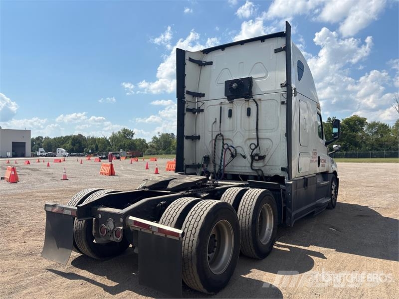 Freightliner Cascadia 126 6x4 T/A Sleeper Truck Tractor Dragbilar