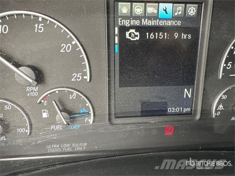 Freightliner Cascadia 126 6x4 T/A Sleeper Truck Tractor Çekiciler