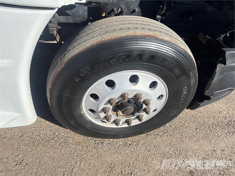 Freightliner Cascadia 125 6x4 T/A Sleeper Truck Tractor وحدات الجر