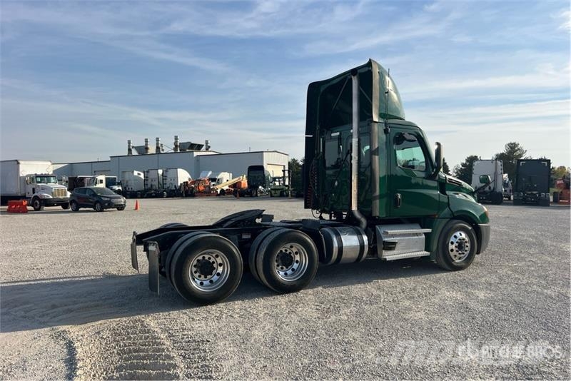 Freightliner Cascadia 126 Седельные тягачи