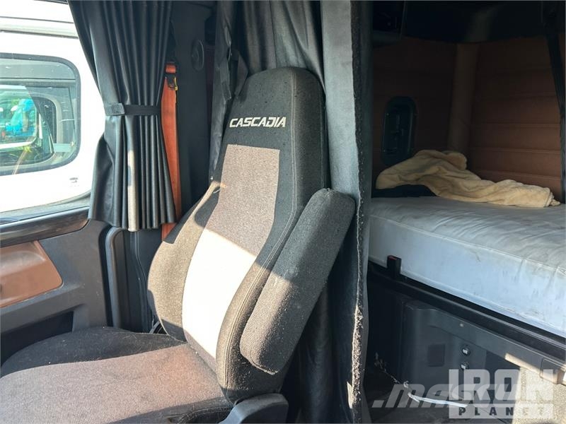 Freightliner Cascadia 126 Vilcēji
