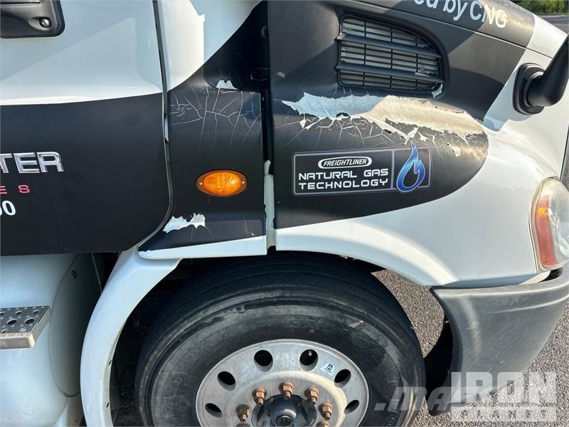 Freightliner Cascadia 113 Sadulveokid