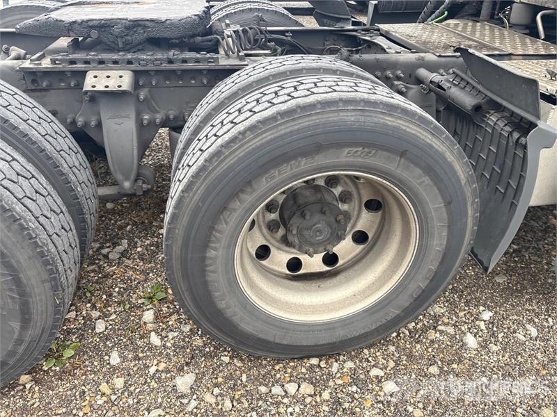 Freightliner Cascadia 126 6x4 T/A Sleeper Truck Tractor Tractores (camiões)