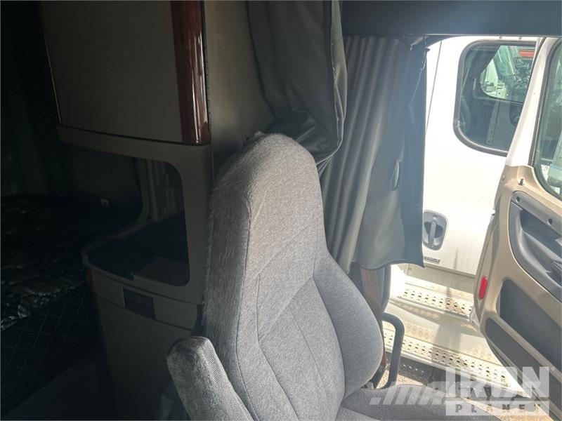 Freightliner Cascadia 125 Vetopöytäautot