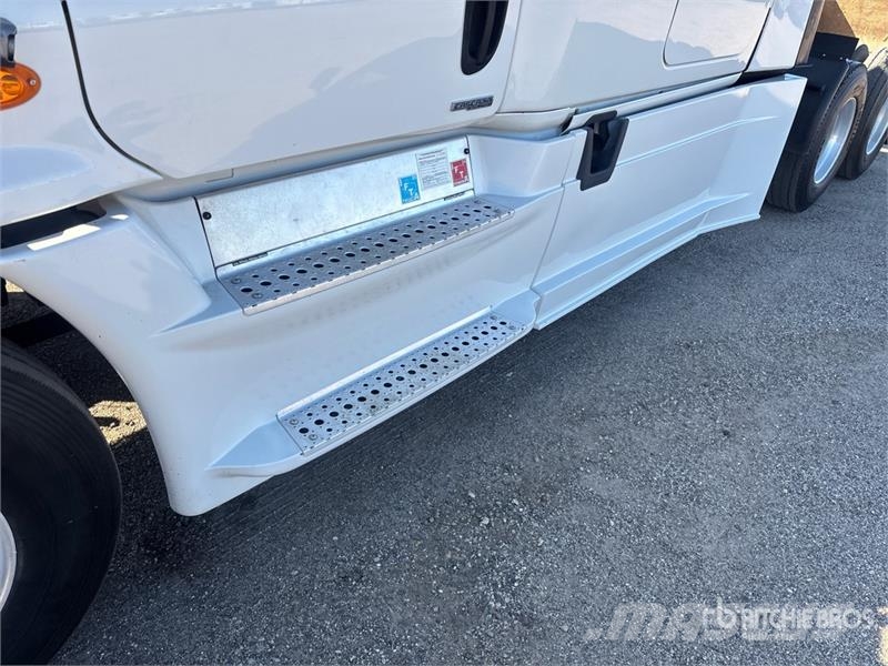 Freightliner Cascadia 125 6x4 T/A Sleeper Truck Tractor وحدات الجر