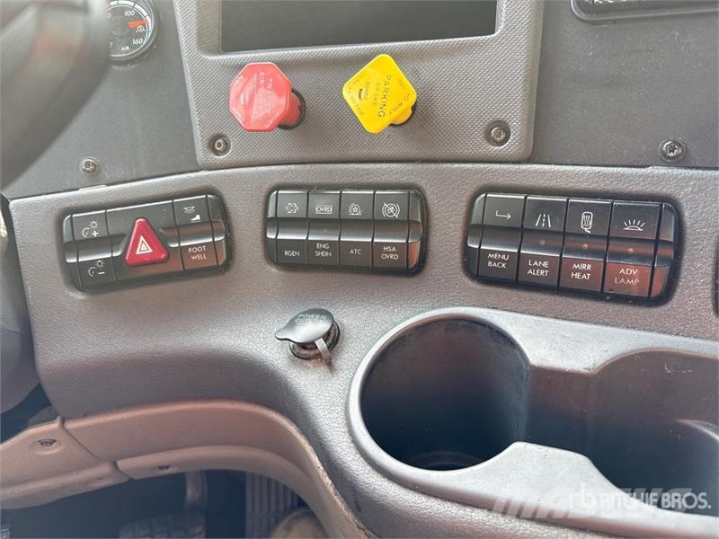 Freightliner Cascadia 125 Tractor Units