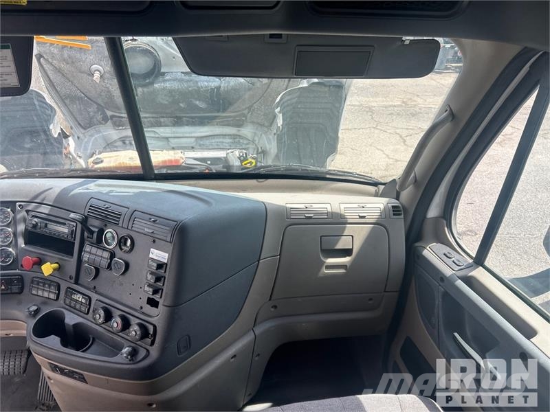 Freightliner Cascadia 125 Vetopöytäautot