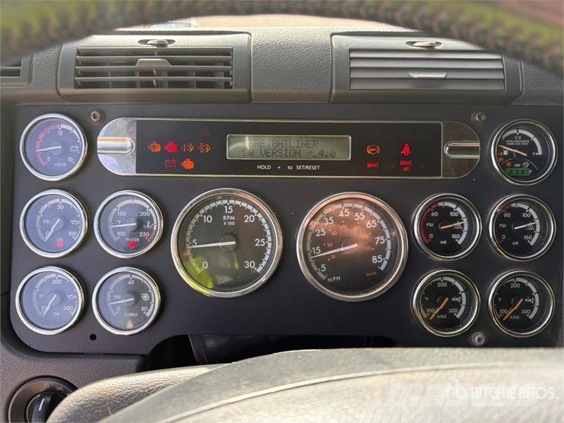 Freightliner Cascadia 125 6x4 T/A Sleeper Truck Tractor Dragbilar