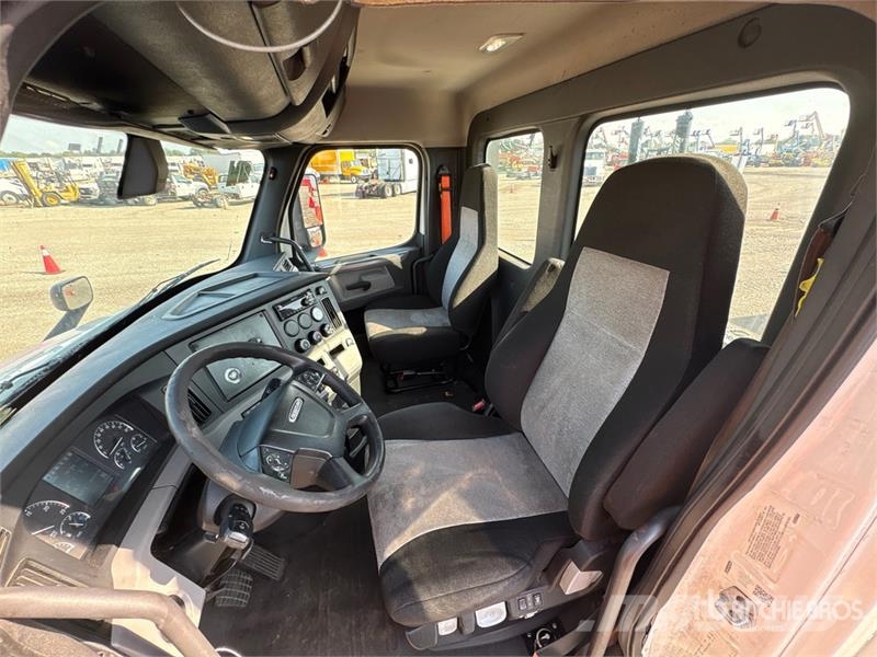 Freightliner Cascadia 116 Tractor Units