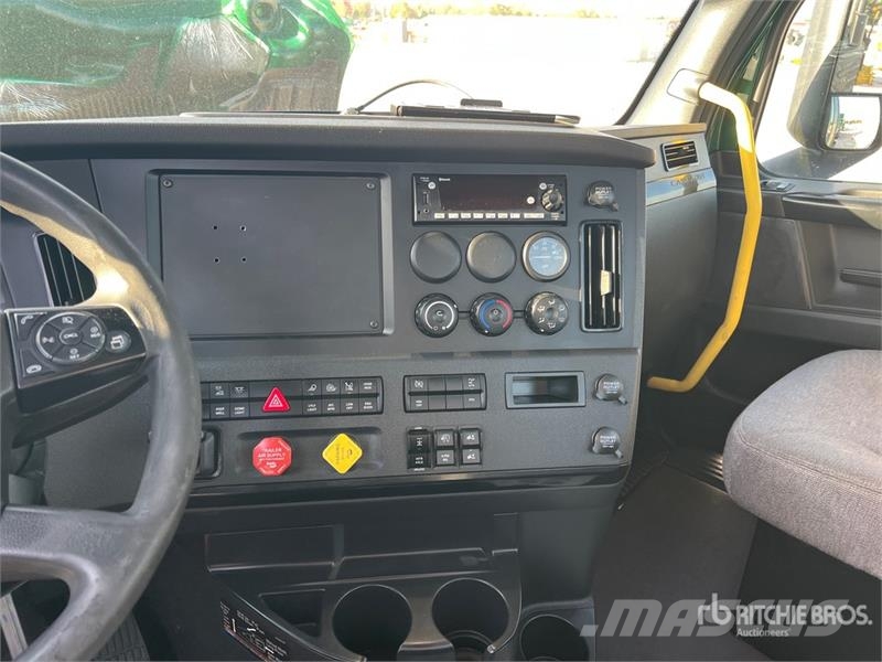 Freightliner Cascadia 126 Седельные тягачи