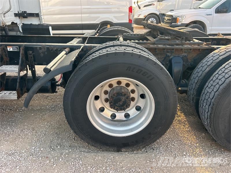 Freightliner Cascadia 125 6x4 T/A Sleeper Truck Tractor Τράκτορες