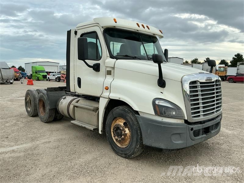 Freightliner Cascadia 125 Sadulveokid