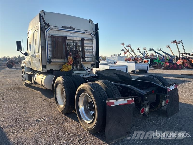 Freightliner Cascadia 125 Vilcēji