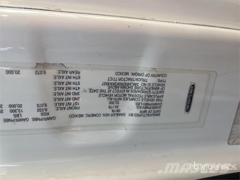 Freightliner Cascadia 126 6x4 Rebuilt Title** T/A Sleeper Truck Trekkers