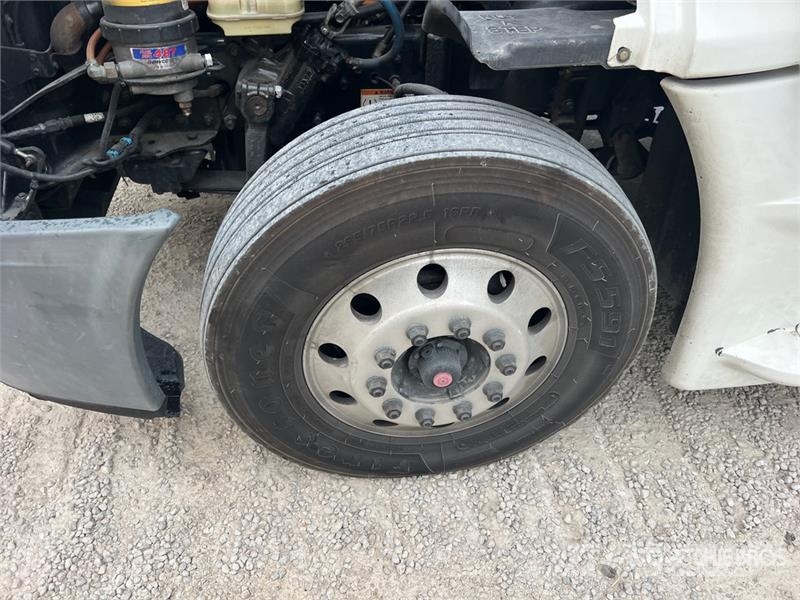 Freightliner Cascadia 125 6x4 T/A Sleeper Truck Tractor Vilcēji